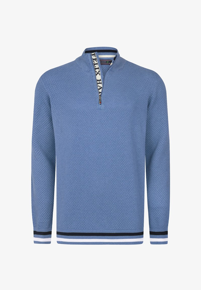 Hellblauer Pullover mit strukturierter Musterung, Halb-Reißverschluss am Hals und Streifen in Weiß und Marineblau an den Bündchen und dem Saum. Markenlabel sichtbar.