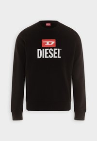 Felpa nera in cotone con collo rotondo, maniche lunghe e un design del logo frontale che presenta "DIESEL" in rosso su uno sfondo bianco.