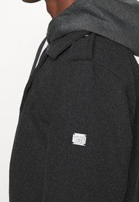 INDICODE JEANS Korte frakker - anthracite