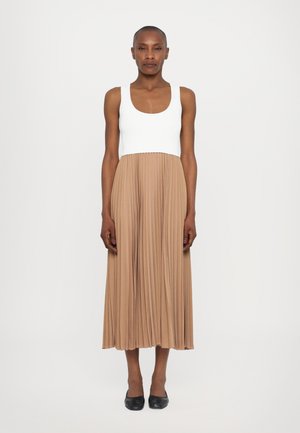 PARMA DRESS - Freizeitkleid - white/brown sugar