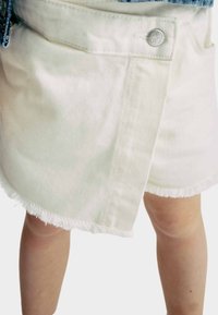 Marks & Spencer Shorts - neutral