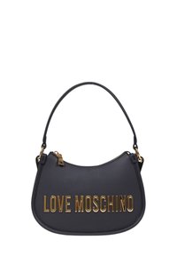 Borsa a spalla in pelle nera con design curvo, caratterizzata dalla scritta dorata "LOVE MOSCHINO" e chiusura con zip. Include una tracolla singola.