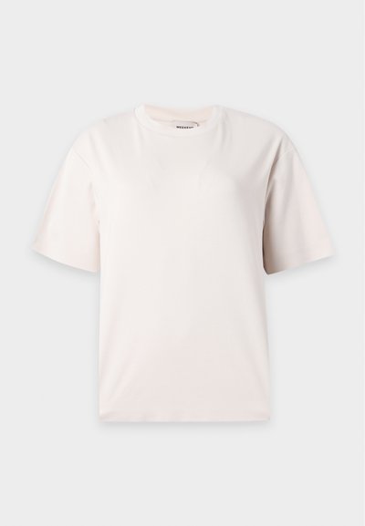 T-shirt blanc uni à manches courtes avec col rond, présenté sur un fond gris clair.