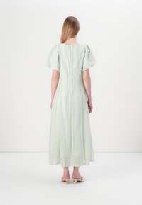 Thumbnail Image 4