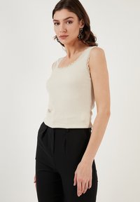 LELA Top - stone