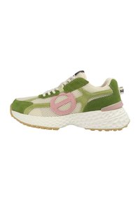 Grünvelours- und Mesh-Sneaker mit pinkem Logo-Detail, strukturiertem weißen Zwischensohle und Gummigummisohle. Schnürdesign, sportliche Form.