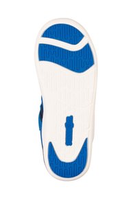 Semelle de chaussure en caoutchouc bleu avec des accents blancs, présentant un motif texturé pour une meilleure adhérence et un logo central. Design courbé avec des stries.
