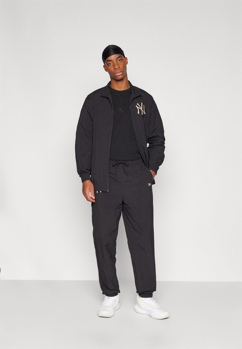 New Era MLB NEW YORK YANKEES TRACKSUIT SET Squadra black/nero - Main Image