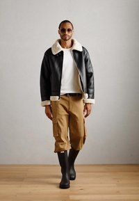 Thumbnail Image 2
