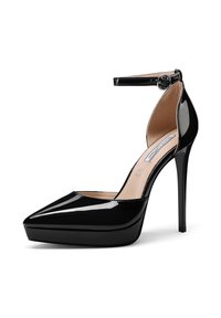 Décolleté nera in vernice con tacco alto, punta appuntita, cinturino alla caviglia e suola a piattaforma. Texture liscia e design elegante.