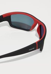 Polaroid PLD 2135/S - Lunettes de soleil - matte black/red