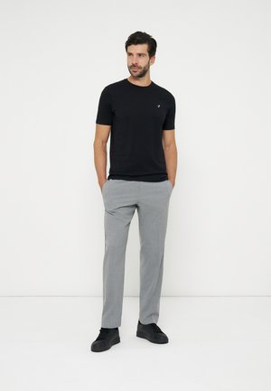 Pier One, 3 PACK - T-Shirt basic - jet black/cambridge brown/white alyssum