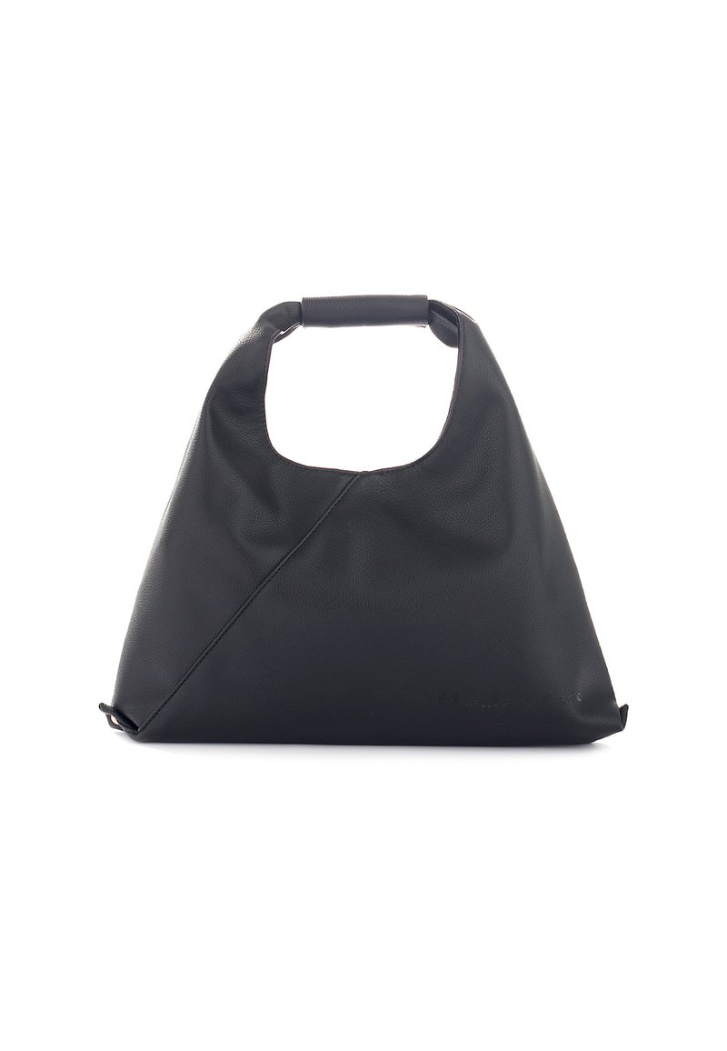 Borsa a tracolla nera triangolare in pelle con una corta maniglia imbottita e una sottile cucitura diagonale su uno sfondo bianco.