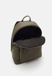 Michael Kors COMMUTER UNISEX - Σακίδιο πλάτης - olive