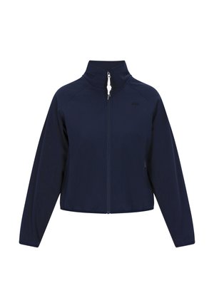 Chaqueta azul marino con cremallera y cuello alto, de mangas largas y puños elásticos. Presenta un logo en el lado izquierdo del pecho y un tirador de cremallera. Textura suave.