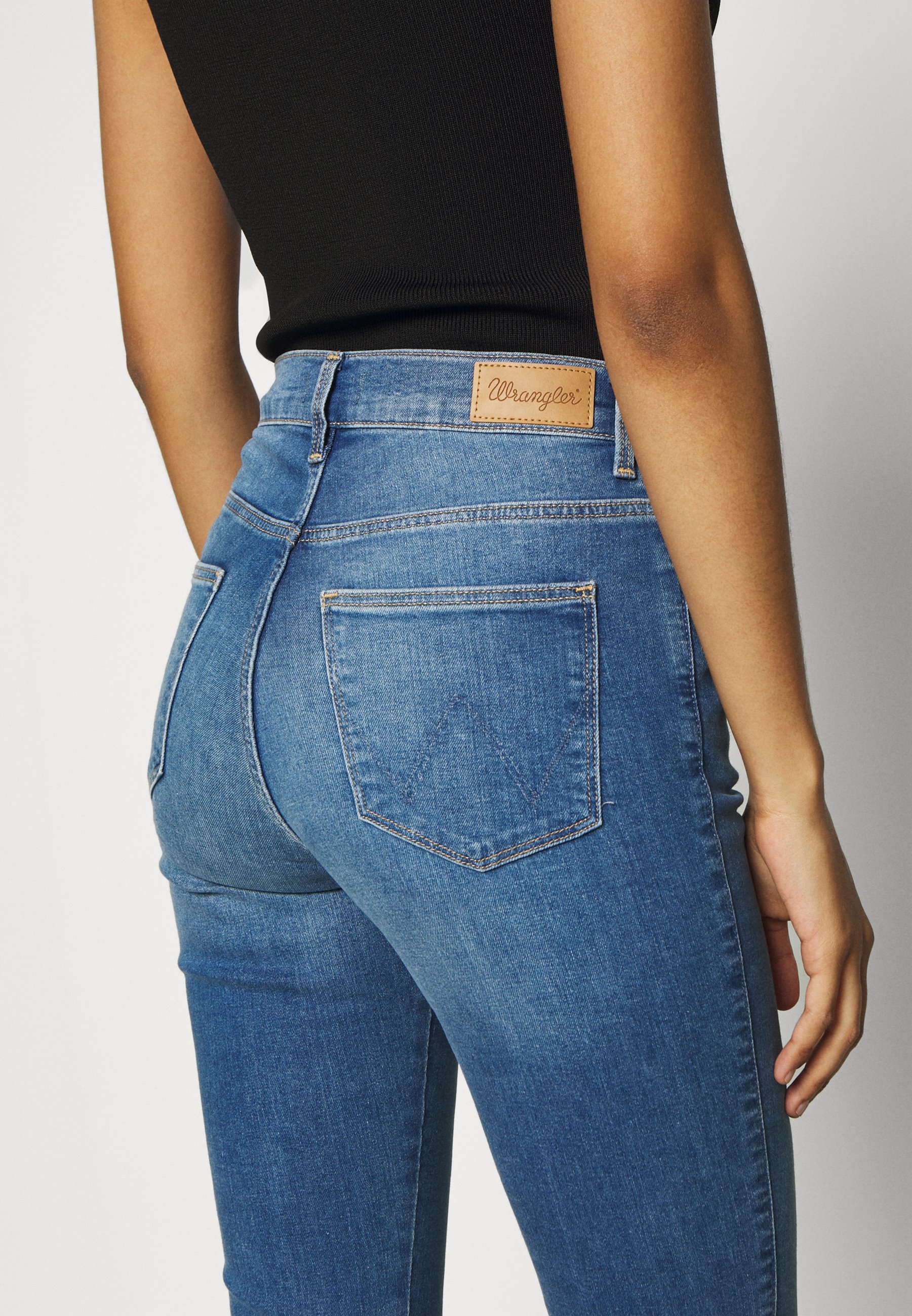 graphic 14 core hooded sweat