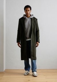 Heathe AKINWALE COAT - Κλασικό παλτό - green