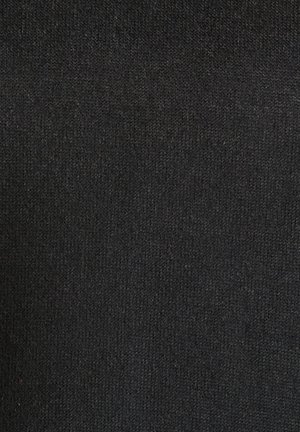 Zwart gebreid stof met een fijne textuur, gelijkmatig geweven, met subtiele variaties in de dikte van het garen en een egale, consistente kleur.