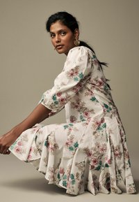 Laura Ashley Freizeitkleid - ecru pink