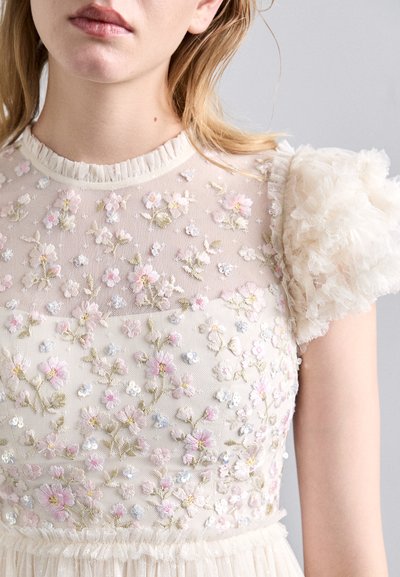 Needle & Thread DAHLIA DITSY BODICE ROUND NECK ANKLE GOWN - Robe de cocktail - cream