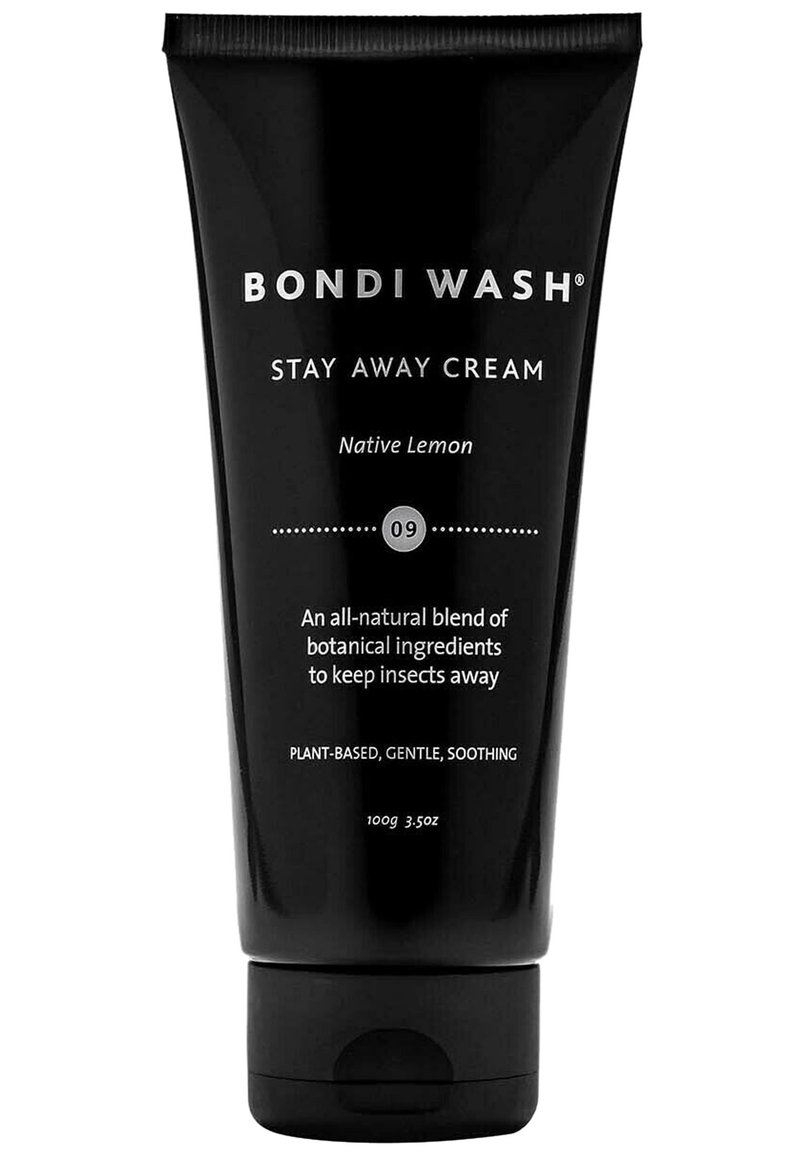Zwarte knijpbare tube van Bondi Wash Stay Away Cream met een grijs en wit etiket. Bevat natuurlijke ingrediënten en 100g product.