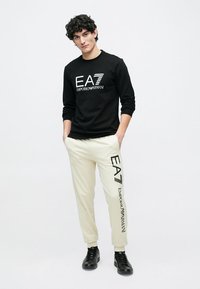 EA7 Emporio Armani TRAIN CORE BIG LOGO - Mikina - black