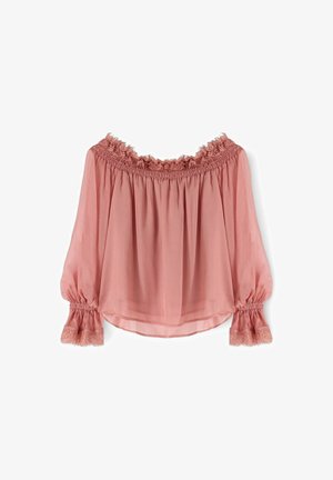 Blusa rosa de hombros descubiertos hecha de un tejido ligero, con un escote fruncido y mangas con dobladillo de encaje. Ajuste holgado con detalles fruncidos.