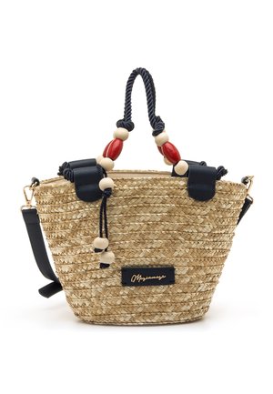 Bolso tejido de paja con detalles en cuero azul marino, asas redondas y cuentas decorativas en colores rojo y natural. Cuenta con una etiqueta con el logo.