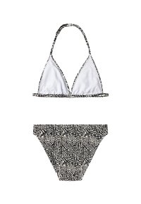 Mustvalge abstraktne mustriga kaheosaline bikiinikomplekt, millel on kolmnurkne kaelus ja sobivad kõrge vöökohaga aluspüksid valgel taustal.