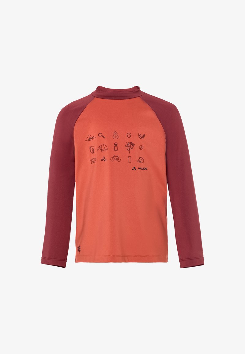 Camicia a maniche lunghe con una sfumatura che va dall'arancione al bordeaux, con grafiche nere a tema outdoor sul petto. Realizzata in tessuto leggero.