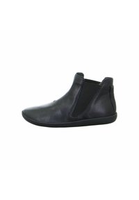 Schwarze Lederknöchelstiefel mit elastischen Seiteneinsätzen und flacher Gummisohle, entwickelt für einfaches Anziehen und lässigen Tragekomfort.