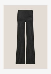 Ausgewählt, black natural white