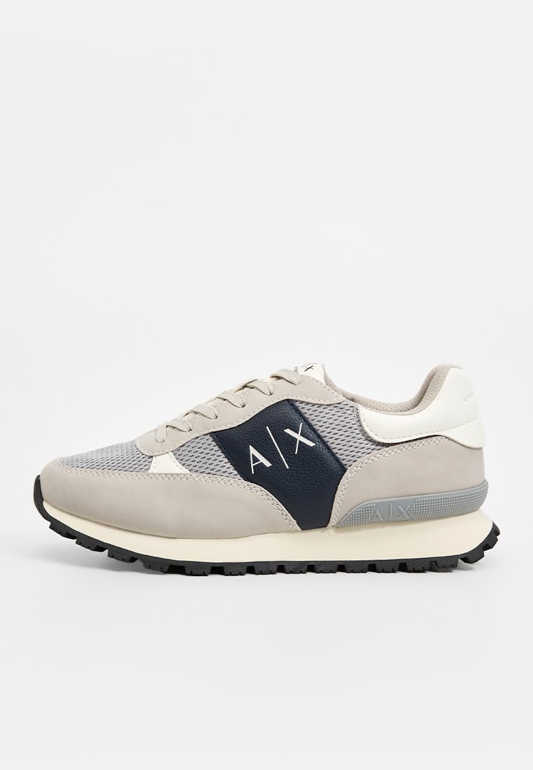Armani Exchange Sneakers laag beige Armani Exchange Sneakers laag beige