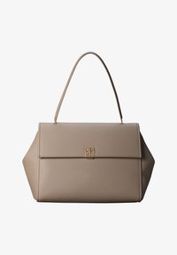 Neselectat, desert taupe