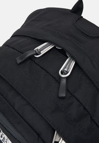 The North Face BOREALIS CLASSIC - Mochila de senderismo - the north face black/asphalt grey