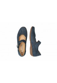 Chaussures en cuir bleu avec un design découpé et un bout rond. Présentent une semelle brune, une sangle ajustable avec bouton et un dessus perforé pour la ventilation.