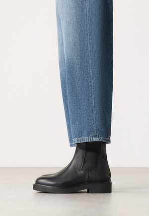 sacha, Platform ankle boots - black