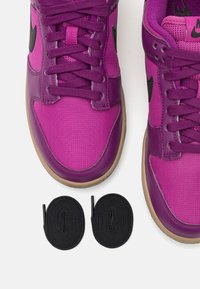 Nike Sportswear DUNK - Tenisky - viotech/black/hot fuchsia/khaki