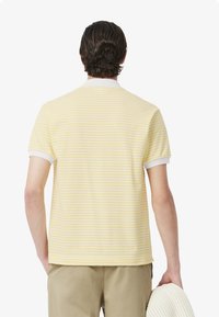 Lacoste MC  - Piké - blanc jaune kba