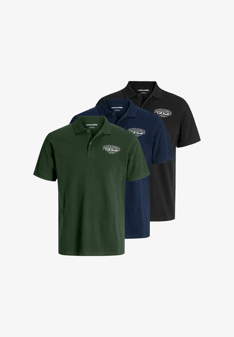 Kolme polo T-särki tumerohelises, tumesinises ja mustas värvitoonis, lühikeste varrukatega, klassikalise kraega ja rinnal brodüüritud logoga.