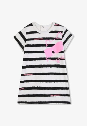 Gestreepte jurk met korte mouwen in zwart-witte katoen, met een roze kattenafbeelding met een zonnebril en tekstaccenten in roze en zwart.