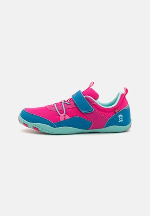 KIDS SKALAND BAREFOOT HIKER - Outdoorschoenen - pink/petrol
