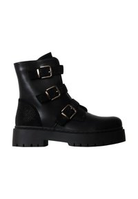 Bottine noire en cuir avec trois sangles à boucle réglables et détail texturé au talon, avec une semelle épaisse à crampons.