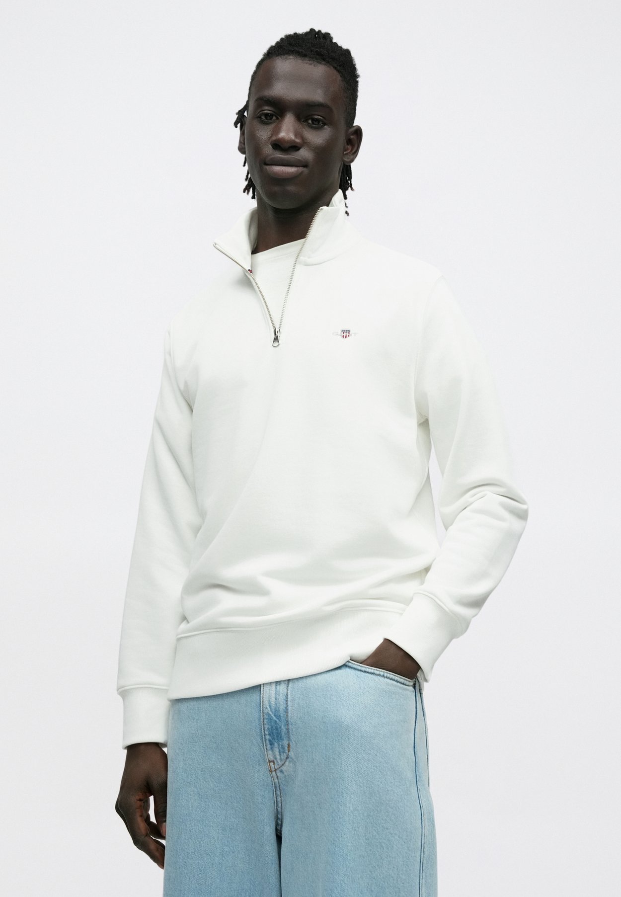 REG SHIELD HALF ZIP SWEAT