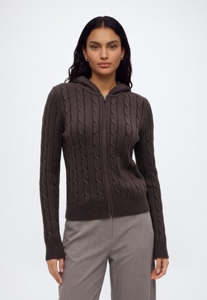 GAP, CABLE FULL ZIP HOODIE - Жилетка - terra brown