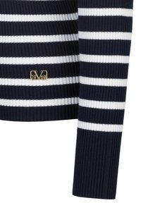 Navy- und weiß gestreifter Strickpullover mit gerippter Textur. Mit einem goldenen Logo-Detail, das "V 1969" an die Seite gestickt ist.