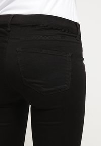 Topshop Maternity Džíny Slim Fit - black