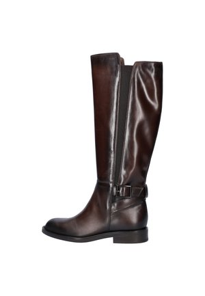 Bruine leren kniehoge laars met een zijrits, een elastisch paneel en een gespaccent op de enkel. Gladde textuur met een glanzende afwerking.
