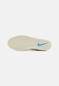 Nike SB FORCE 58 UNISEX - Tenisice - phantom/universal blue/summit white/sail