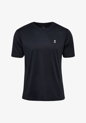 Svart kortärmad T-shirt gjord av ett mjukt, lätt tyg med en liten vit logotyp med tre chevroner på vänster bröstområde.